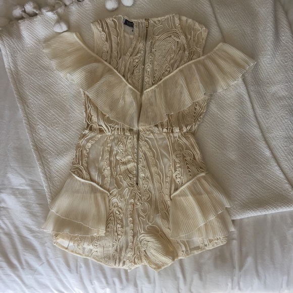 Beautiful cream pleated ruffle rope braid romper - Picture 5 of 8